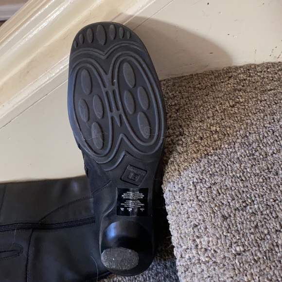 Black Boots - Picture 2 of 3